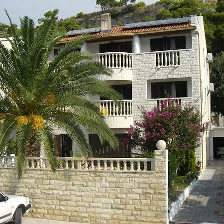 Studio Apartmani Topic Omis Exterior photo
